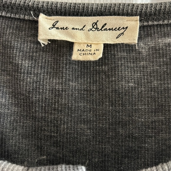 Jane and Delancey top - Picture 2 of 3